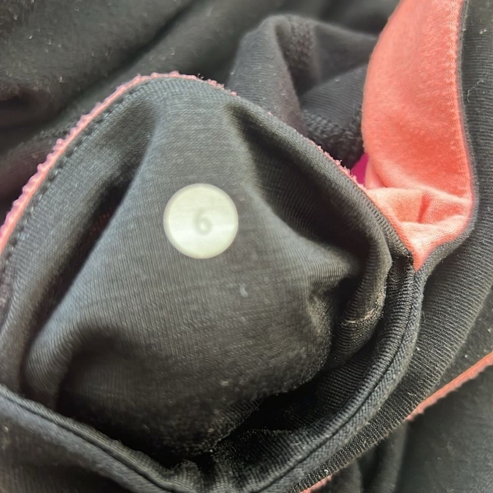 LULULEMON BLACK REVERSIBLE PINK/ORANGE YOGA PANTS - Picture 6 of 6